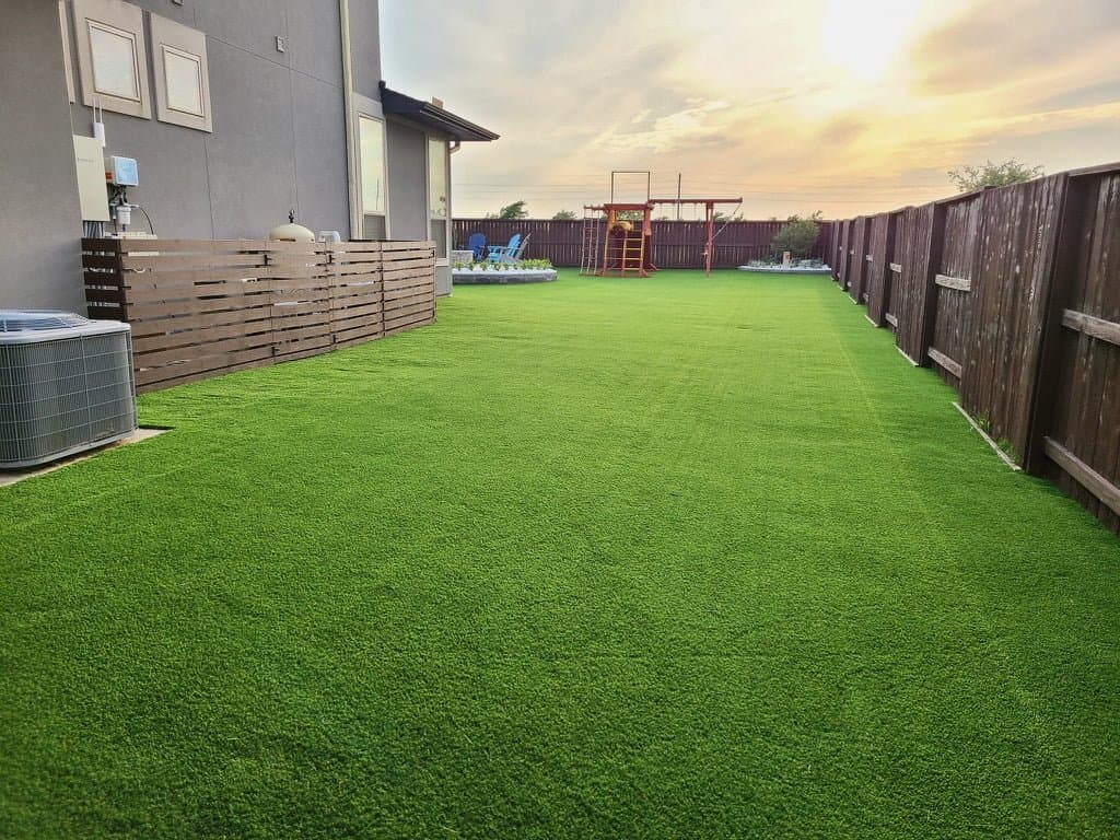 Backyard turf oasis in Fort Worth