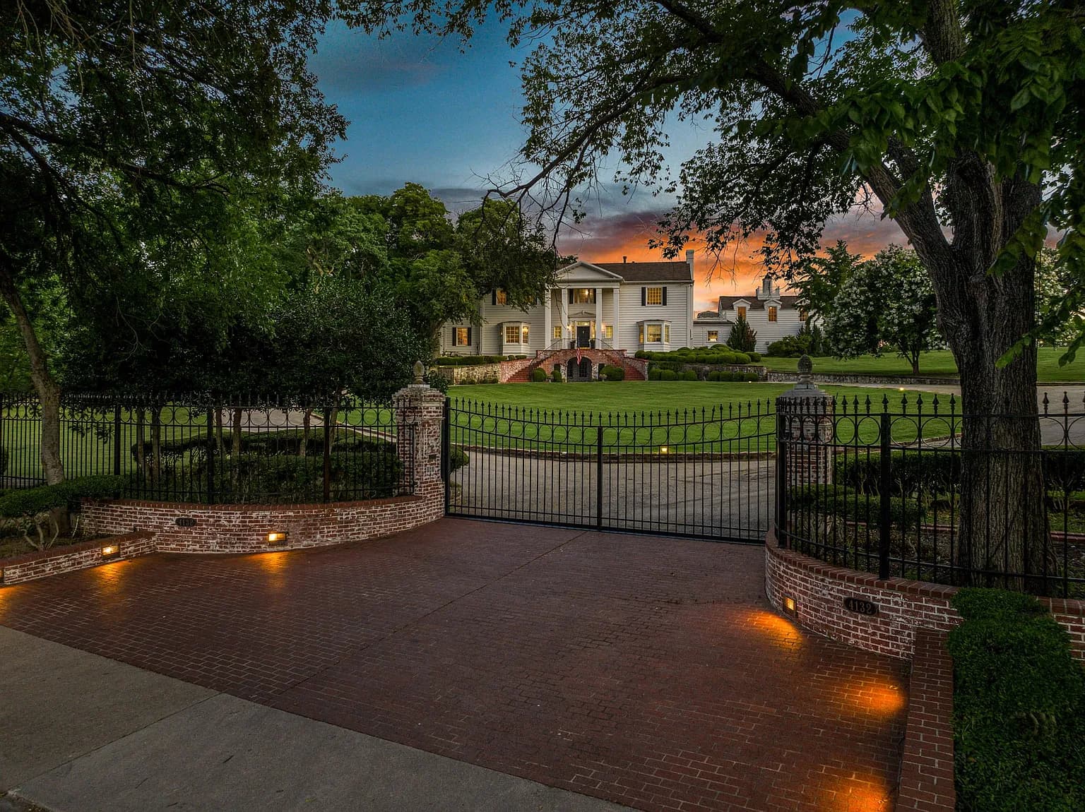 Artificial turf installation in Ridglea Hills, Fort Worth