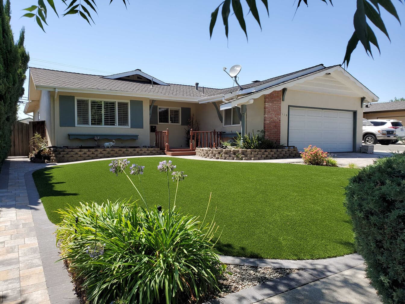 Residential artificial grass in Fort Worth